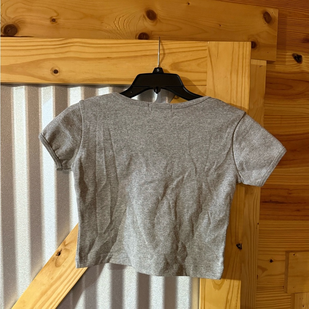 Indian Motorcycle Women’s Crop Baby Tee. Size Medium. Stretchy tight - Picture 3 of 3
